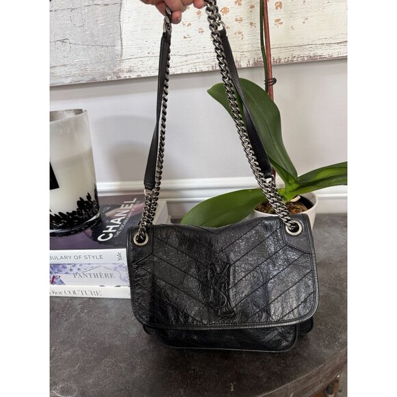 Saint Laurent Black Crinkled Calfskin Matelasse Monogram Medium Niki Bag - Picture 2 of 14